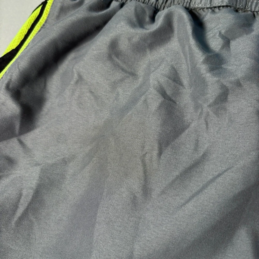 Nike Mens Gray Black Neon Yellow Swim Trunks Mesh Lined Shorts NESS7421 L
